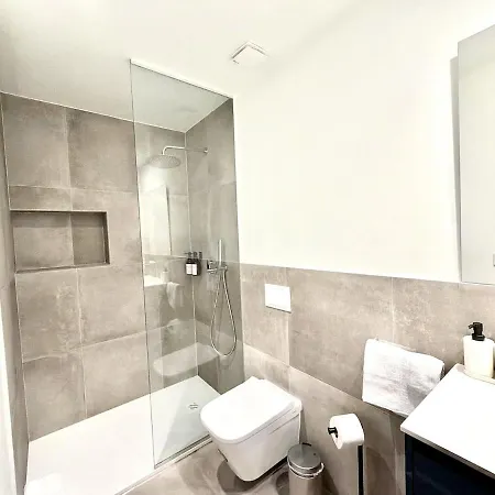 Spacious 2br,2ba Near Nou Mestalla Apartment Valencia