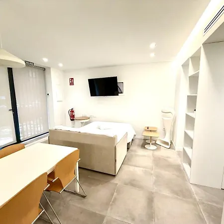 Spacious 2br,2ba Near Nou Mestalla