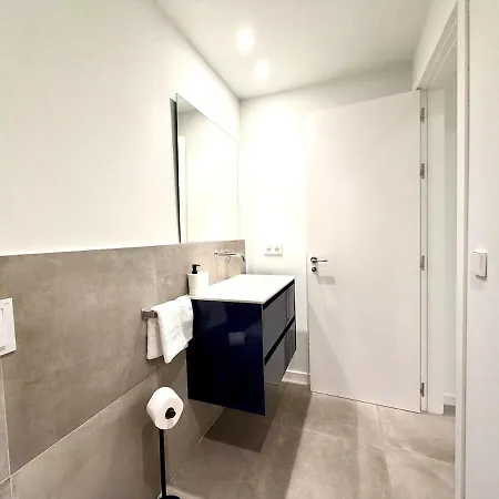 Spacious 2br,2ba Near Nou Mestalla Apartment